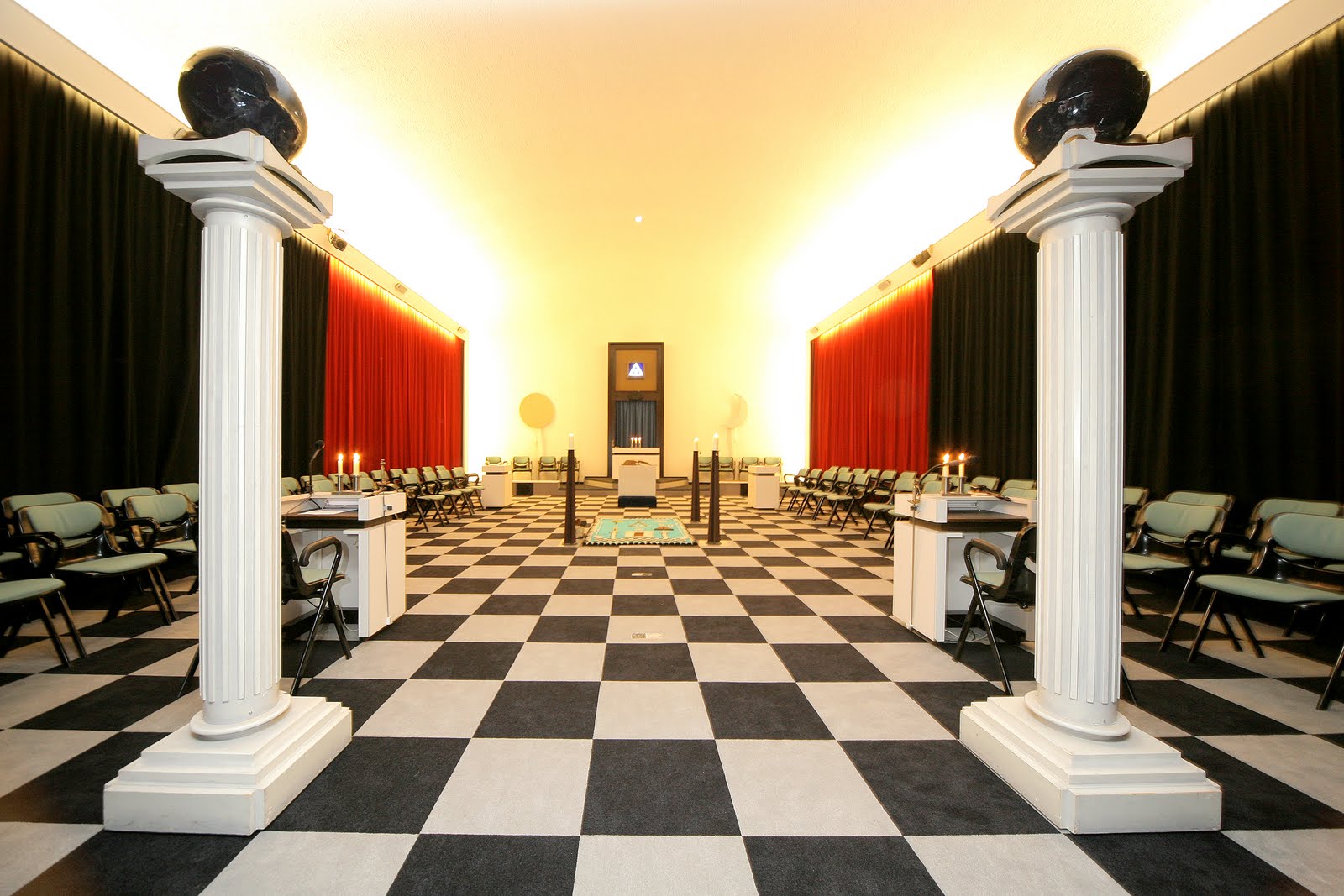 Tempelzaal van loge De Ster in het Oosten in Bilthoven
